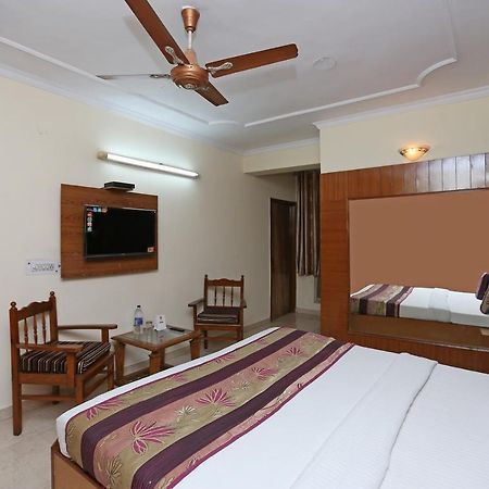 Oyo Flagship 9554 Hotel Grand Plaza Faridabad Exterior foto